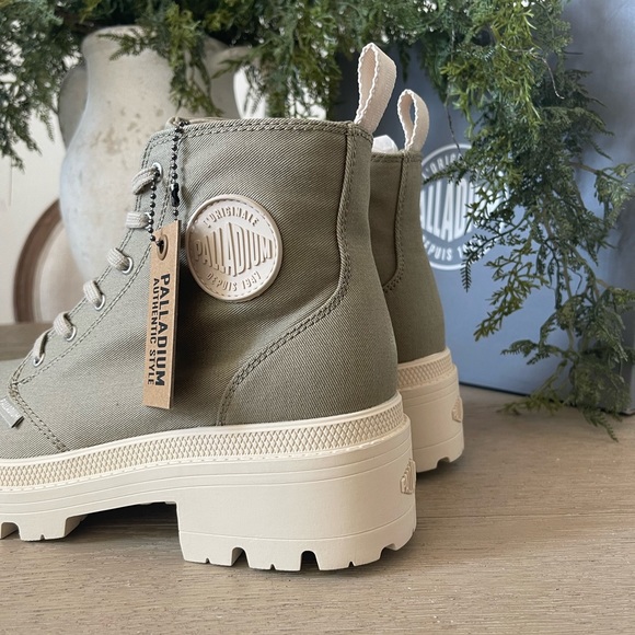 Palladium - Free People - Women’s ‘Pallabase Twill’ Boots - Dune - Picture 8 of 10